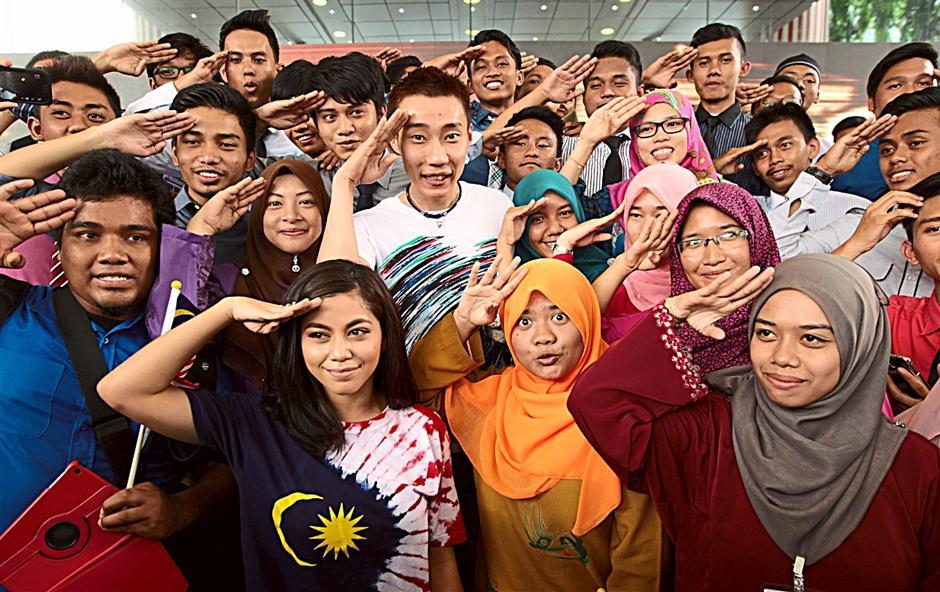 Гражданин малайзии. Малайзия народ. Малайзийцы. Малайзия люди внешность. Малайзийцы внешность.