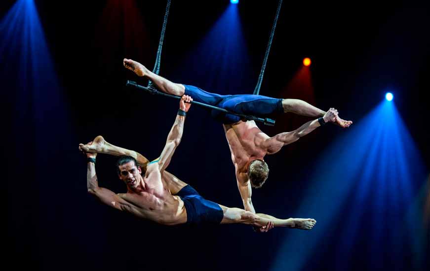 trapeze artist
