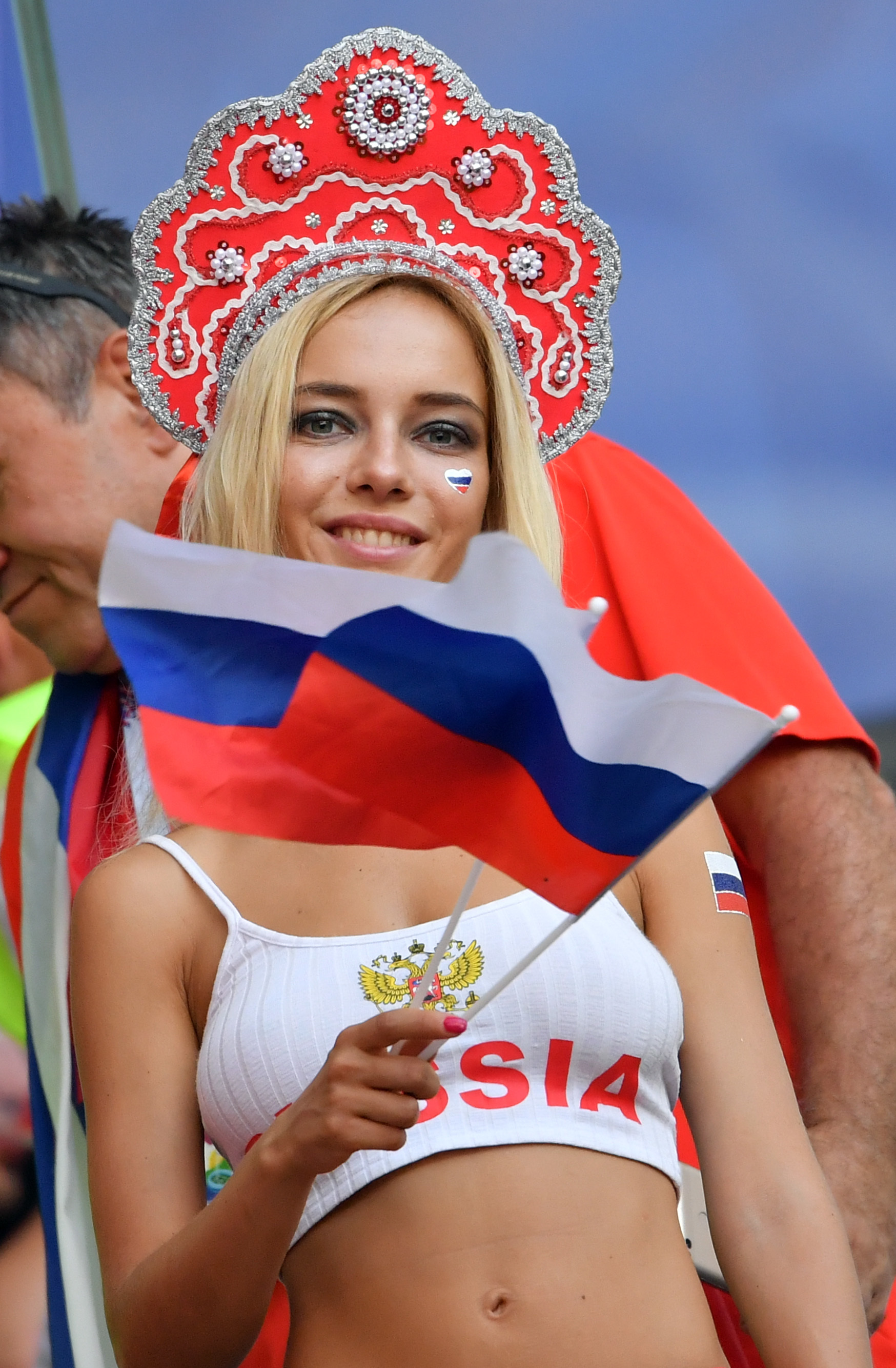 La joven responde al nombre de Natalya Nemchinova, y la gran sorpresa del  Mundial se ha producido al descubrirse que la aficionada es una reputada  actriz
