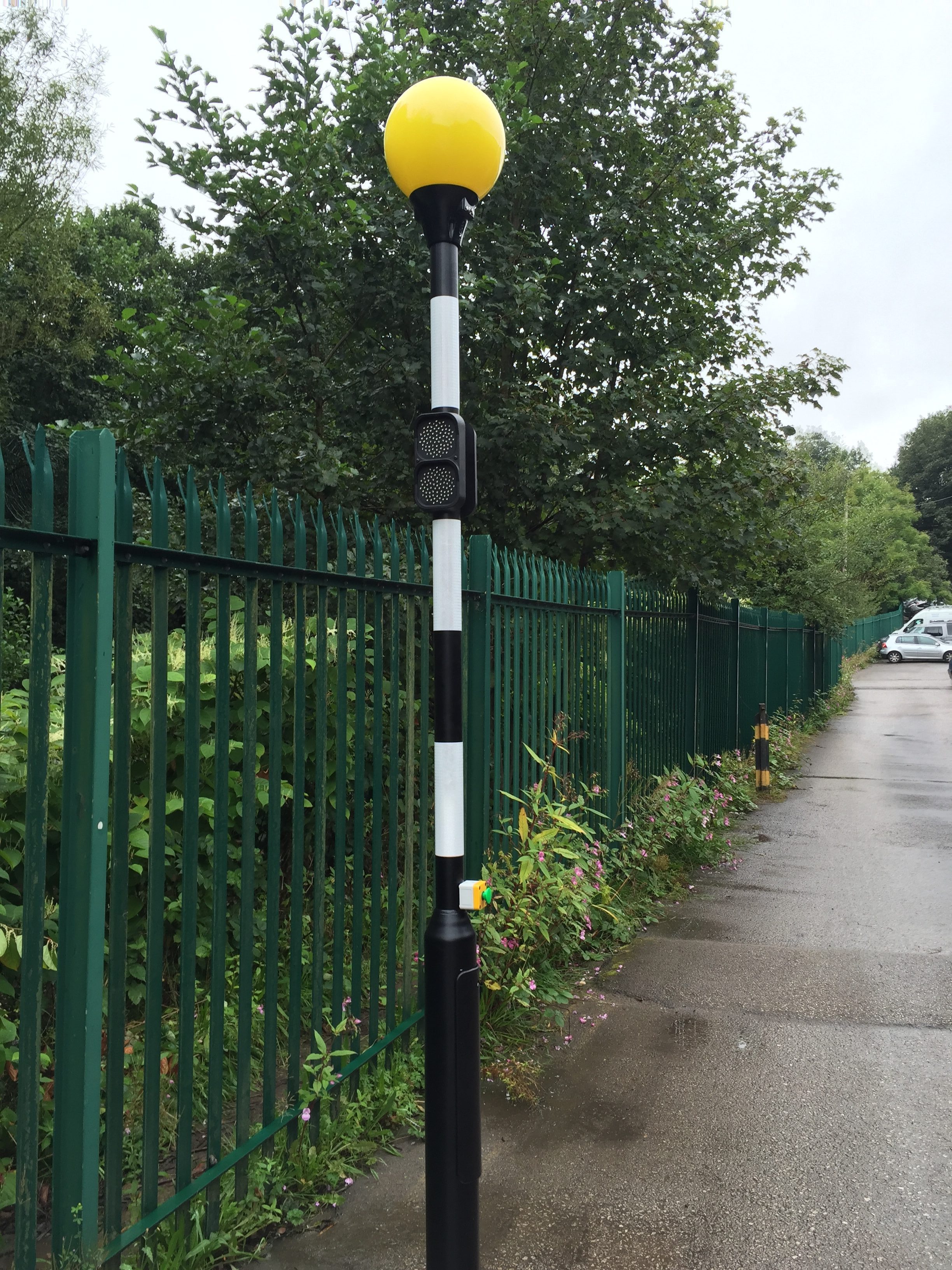 BELISHA BEACON PEDESTRIAN CROSSING WITH PUSH BUTTON ACTIVATED CROSSING  LIGHTS