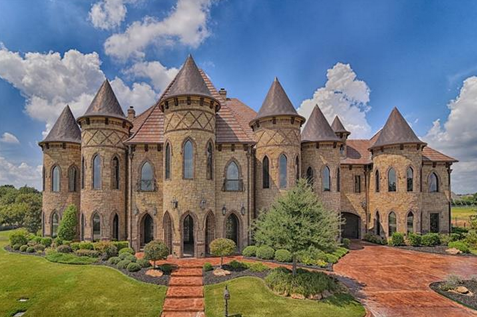 19,000 Square Foot Castle-Like Stone & Brick Mansion In Southlake, TX |  Homes of the Rich