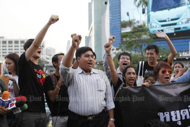 Poll-delay demonstrators face charges