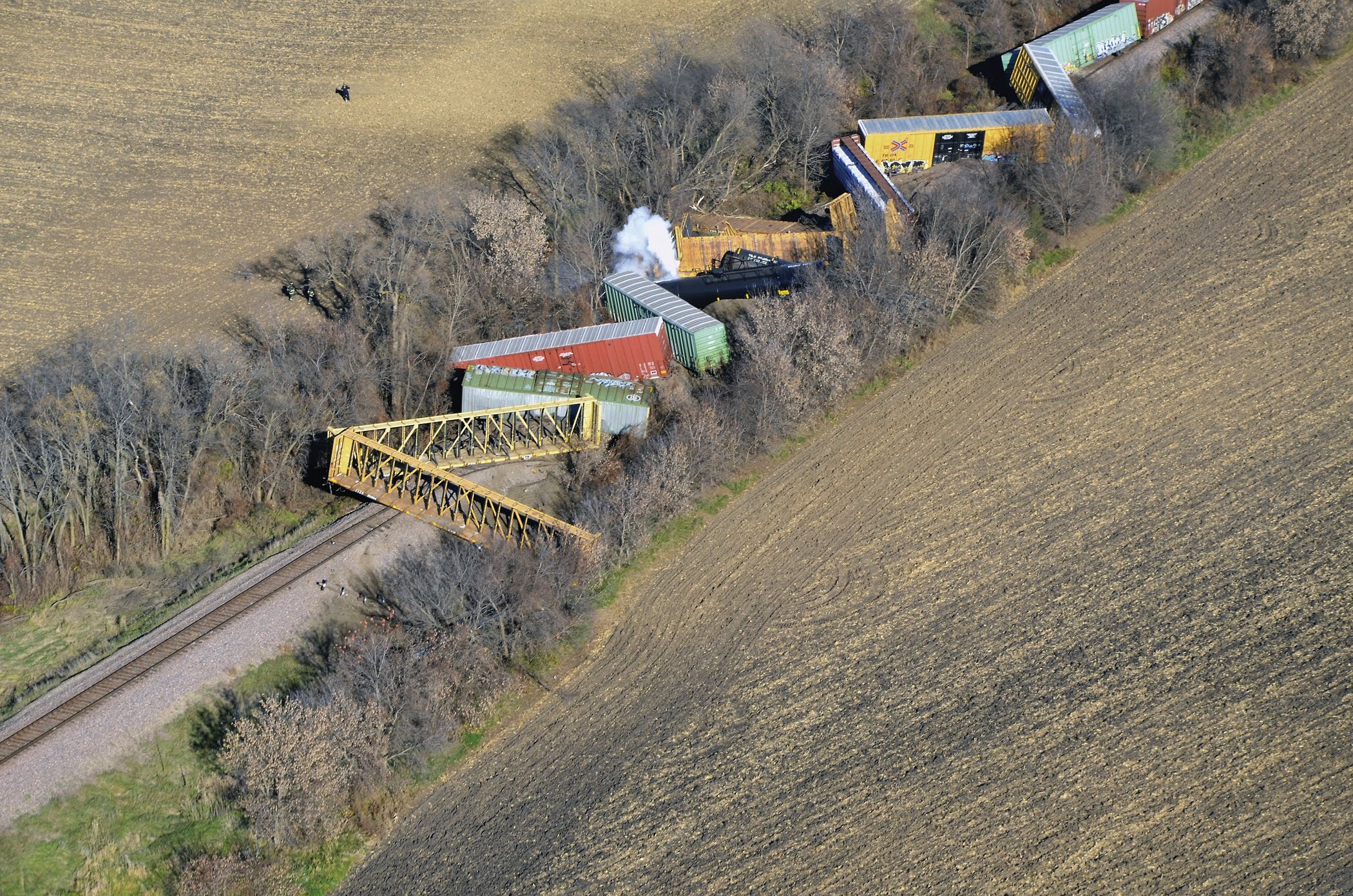 Evacuation over after train derailed in southern Minnesota town
