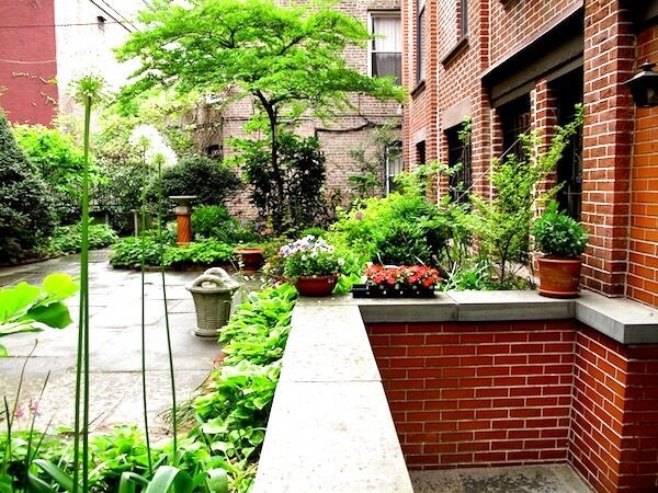 garden-apartment-nyc-brooklyn-carberry - 1