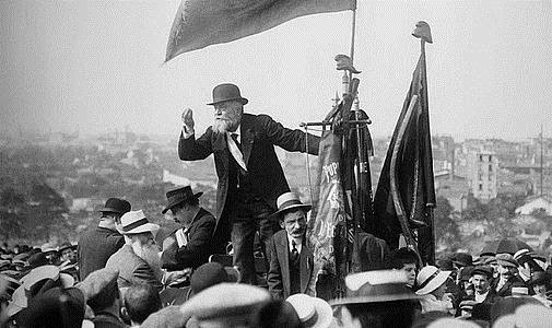 Pronunciado por el diputado socialista Jean Jaurès en Vaise, en las afueras  de Lyon, el 25 de Julio de 1914. Recogido de Le Mouvement ouvrier pendant  la