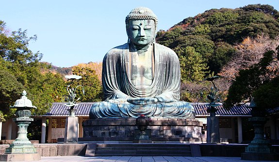 cuando Minamoto Yoritomo escogió la ciudad como el capital de su nuevo  gobierno militar en 1192. El gobierno de Kamakura gobernó Japón por más