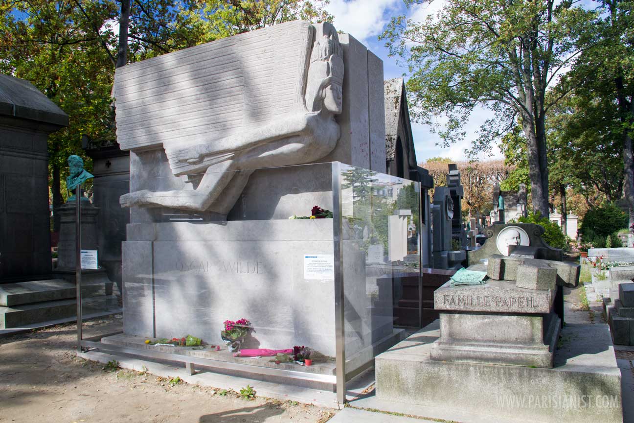 Pere Lachaise Cemetery - Oscar Wilde